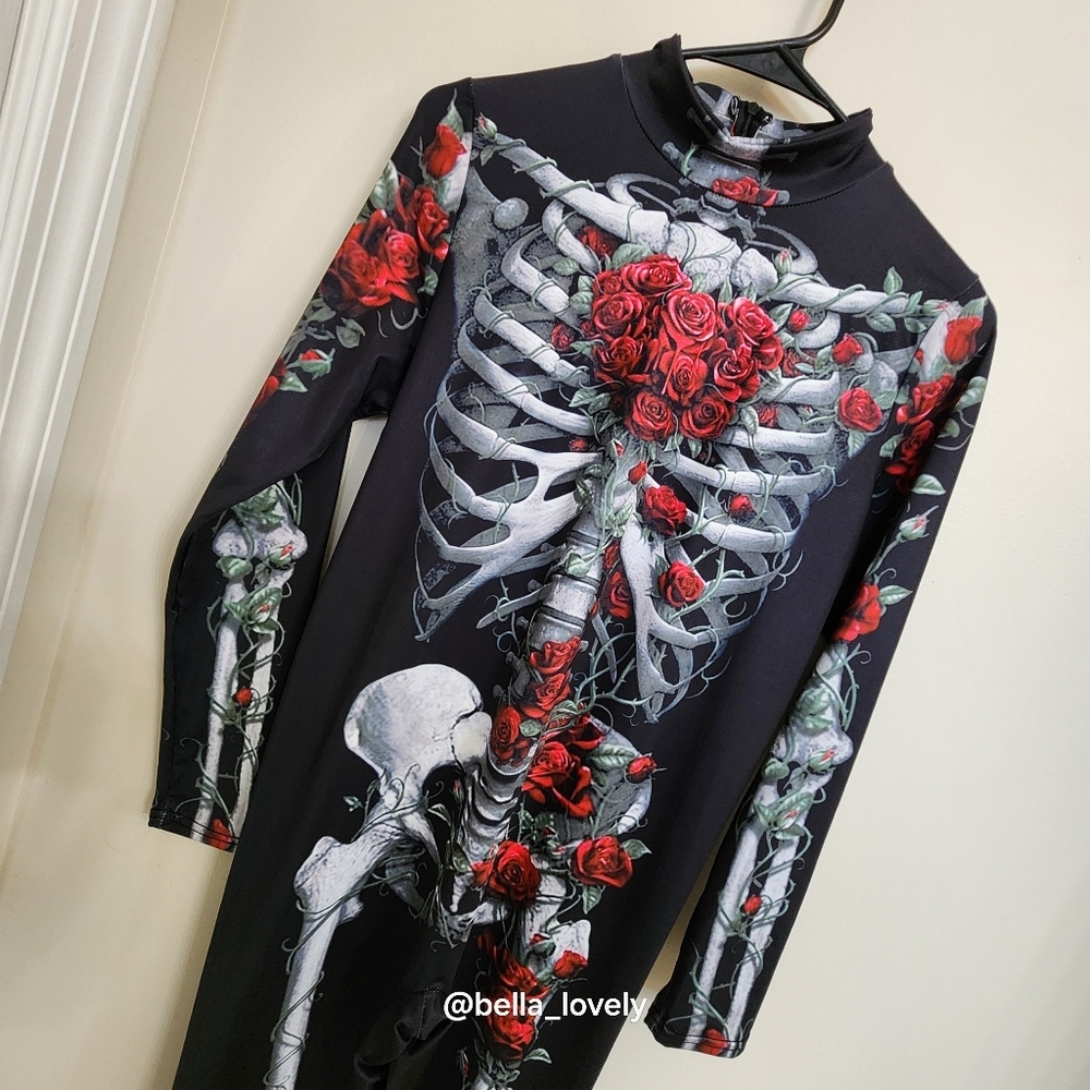 Beautiful Gothic Skeleton and Roses Bodysuit - Picture 4 of 8